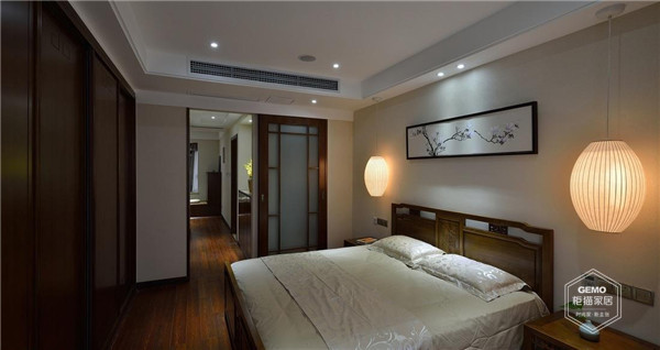 臥室推拉門設計